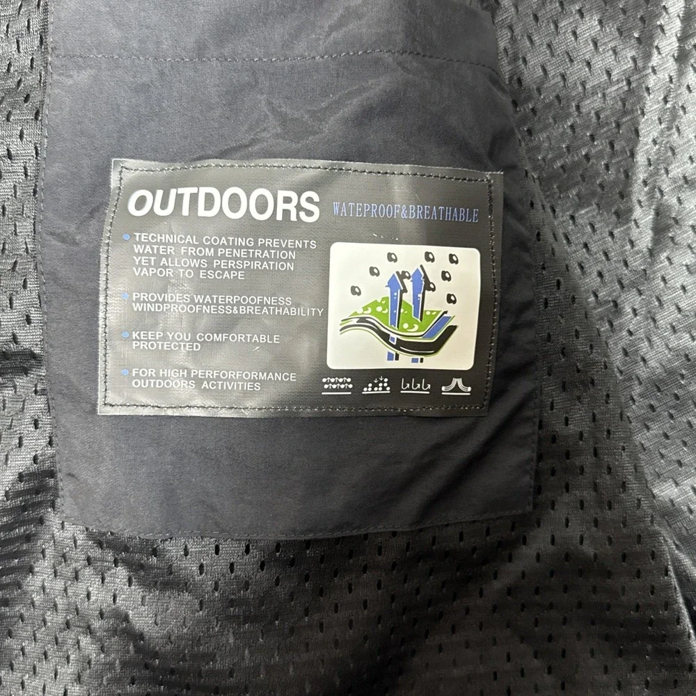 Outdoor Light Weight Rain Jacket Full Zip Men's Size Large/X-Large Yellowstone